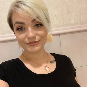 Meet your Posher, Ashlyn